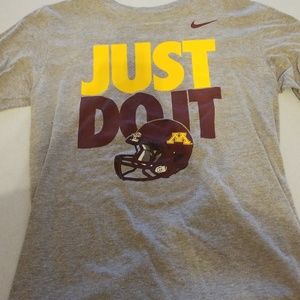 Nike minnesota gopher tshirt